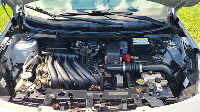 2018 Nissan Versa Sedan 2018.5 SV CVT - 22074468 - 18