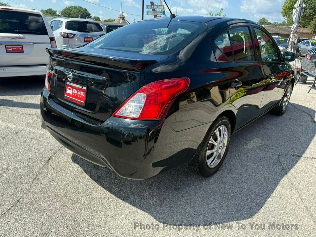 2018 Nissan Versa Sedan Plus photo 2