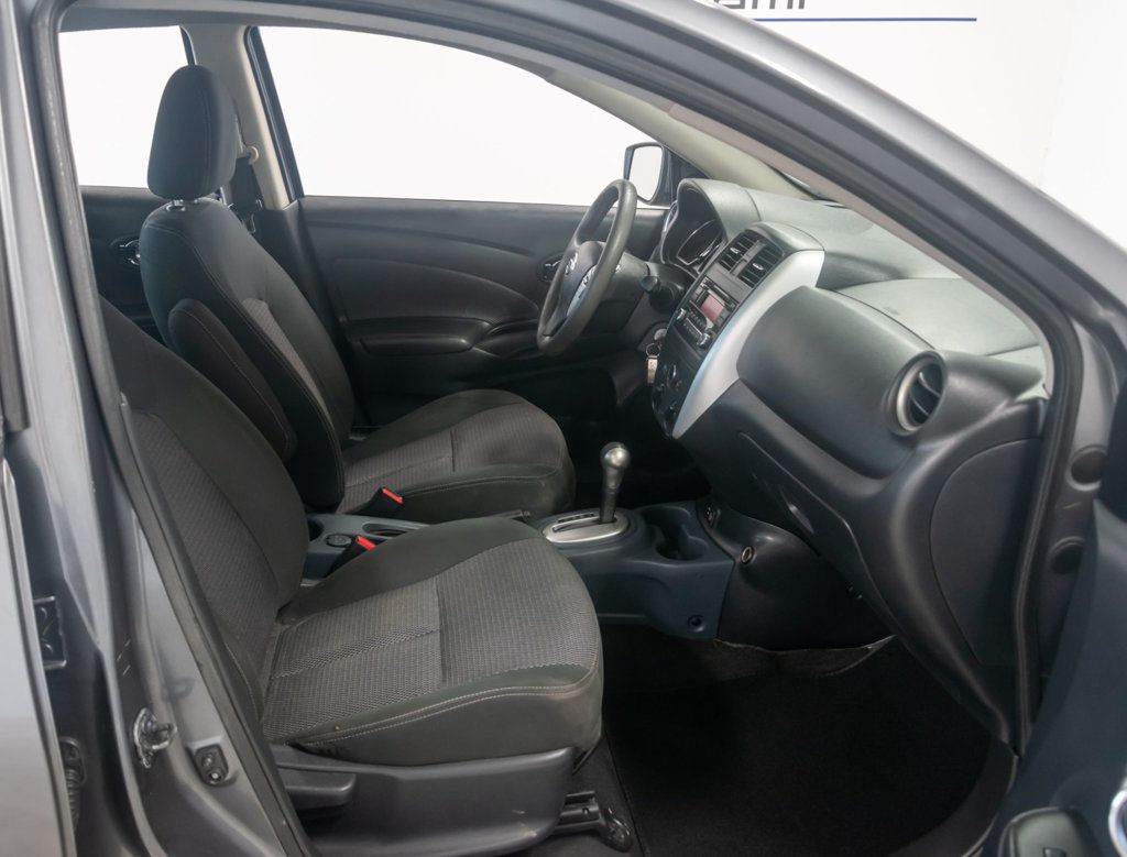 2018 Nissan Versa Sedan SV CVT - 22352422 - 15