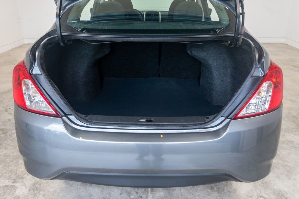 2018 Nissan Versa Sedan SV CVT - 22352422 - 19