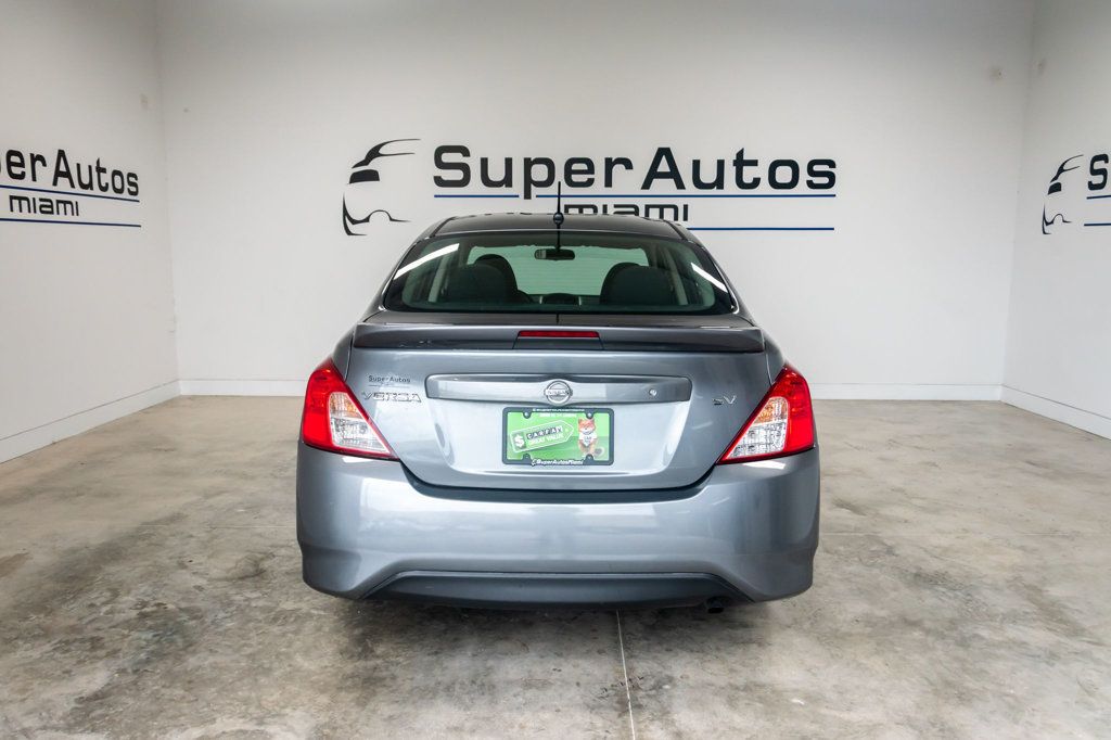 2018 Nissan Versa Sedan SV CVT - 22352422 - 4