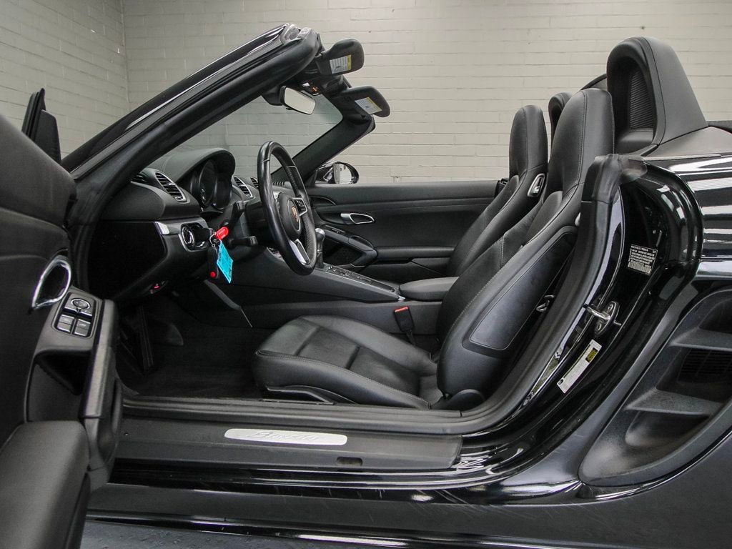 Porsche 718 Boxster photo 12