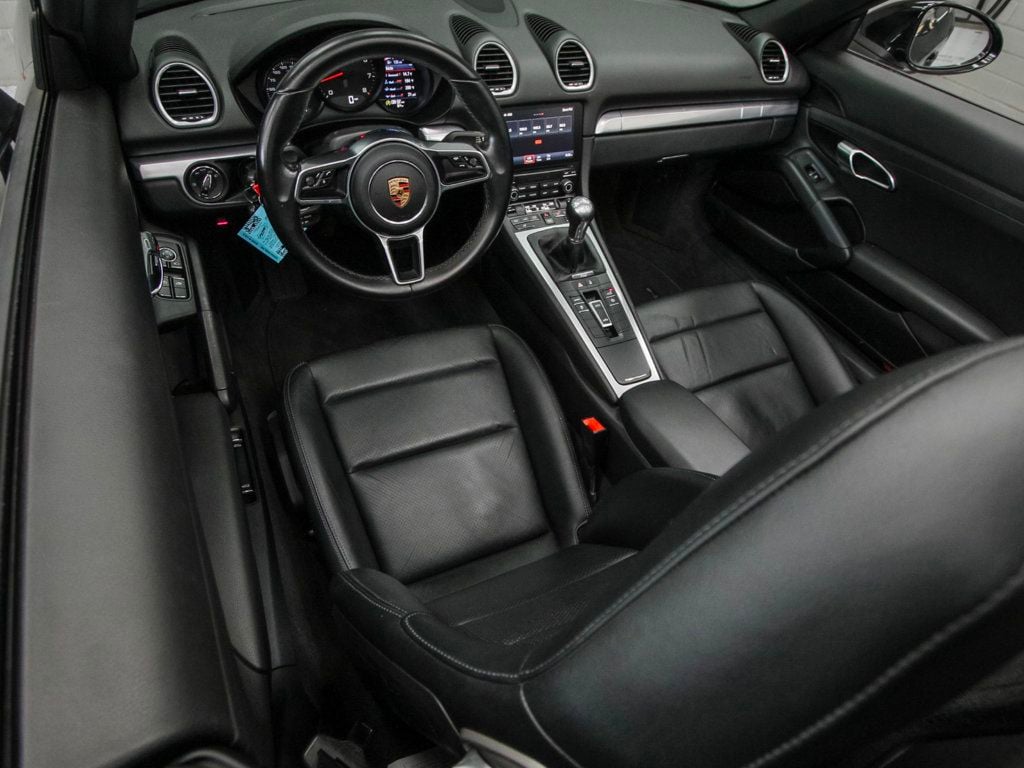 Porsche 718 Boxster photo 13