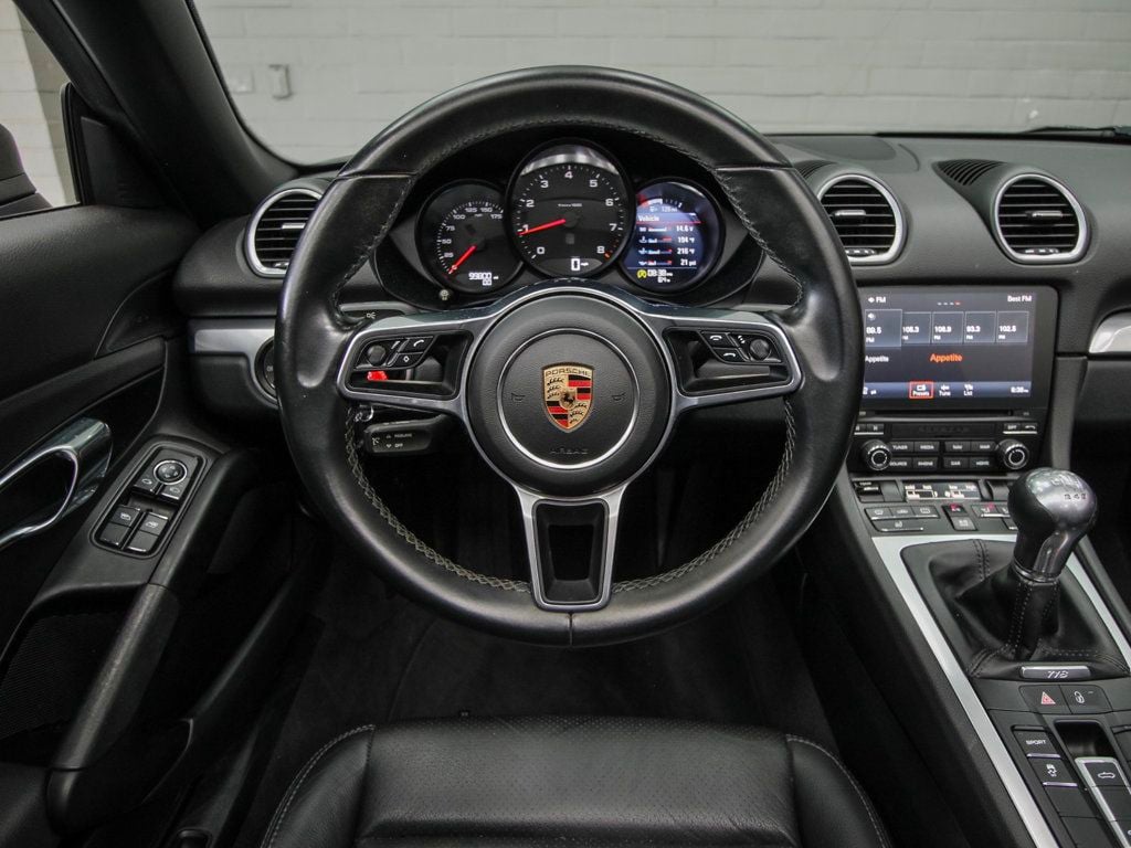 Porsche 718 Boxster photo 14