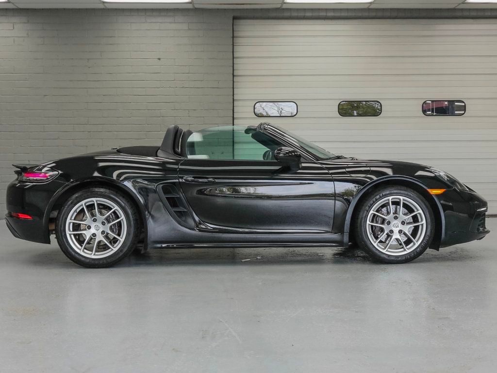Porsche 718 Boxster photo 3