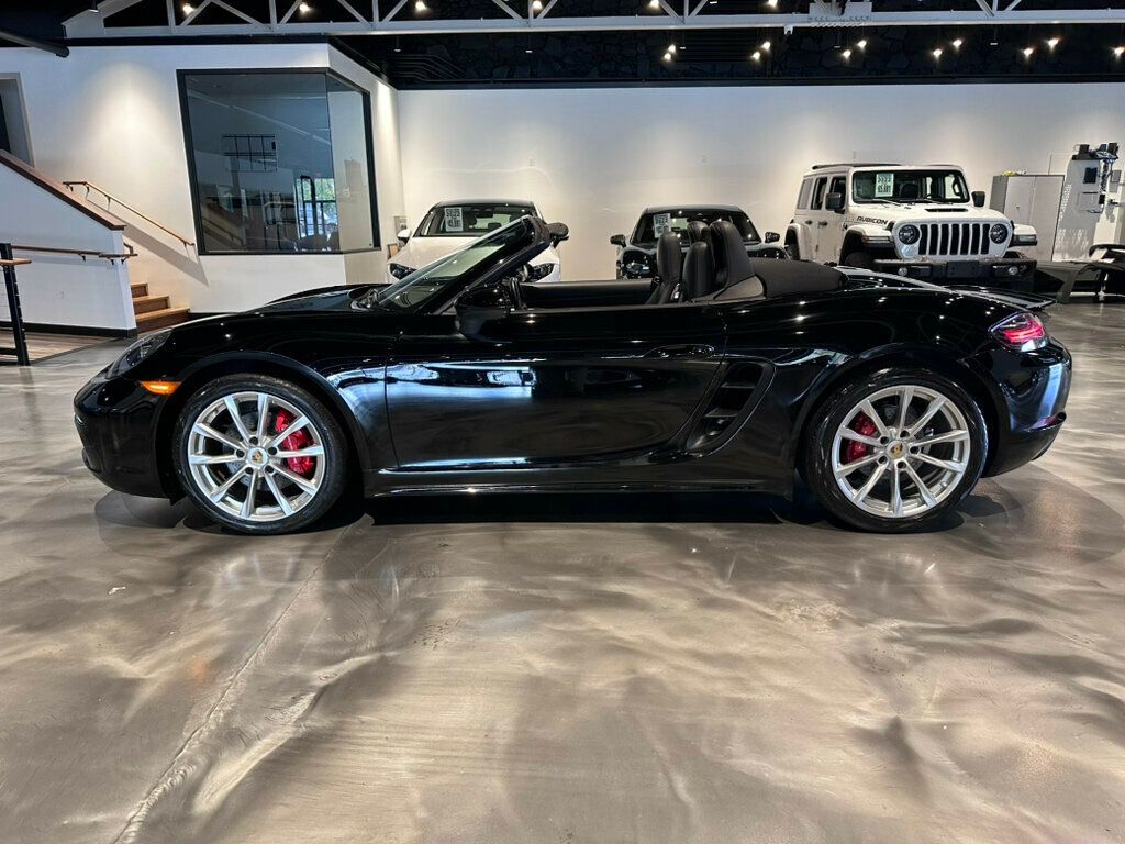 2018 Porsche 718 Boxster S/NAV/HtdSteerWheel/BackUpCam/PowerTop/RearParkSensors - 22675656 - 1