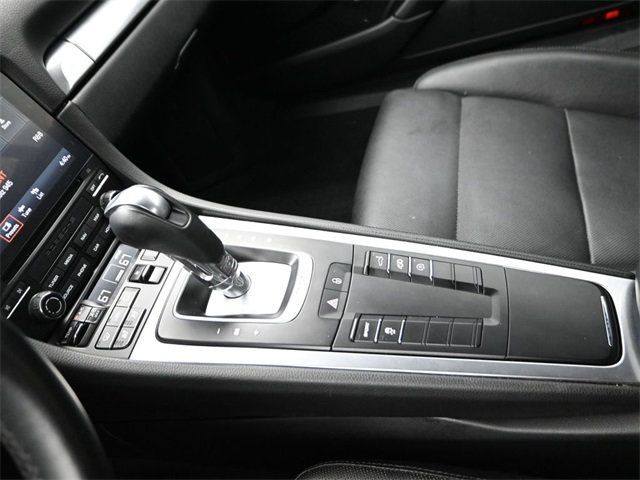 2018 Porsche Cayman Base photo 12