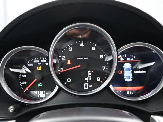 2018 Porsche Cayman Base photo 14