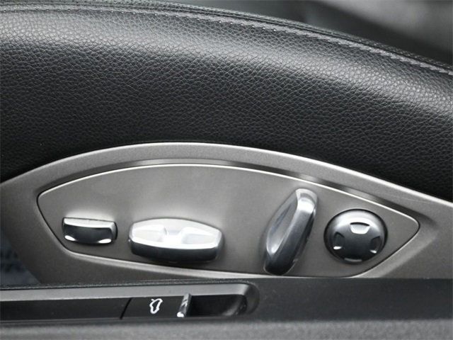 2018 Porsche Cayman Base photo 7