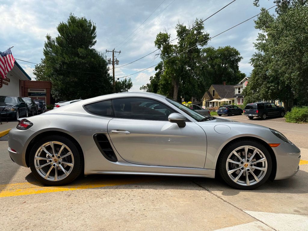 2018 Porsche Cayman photo 4