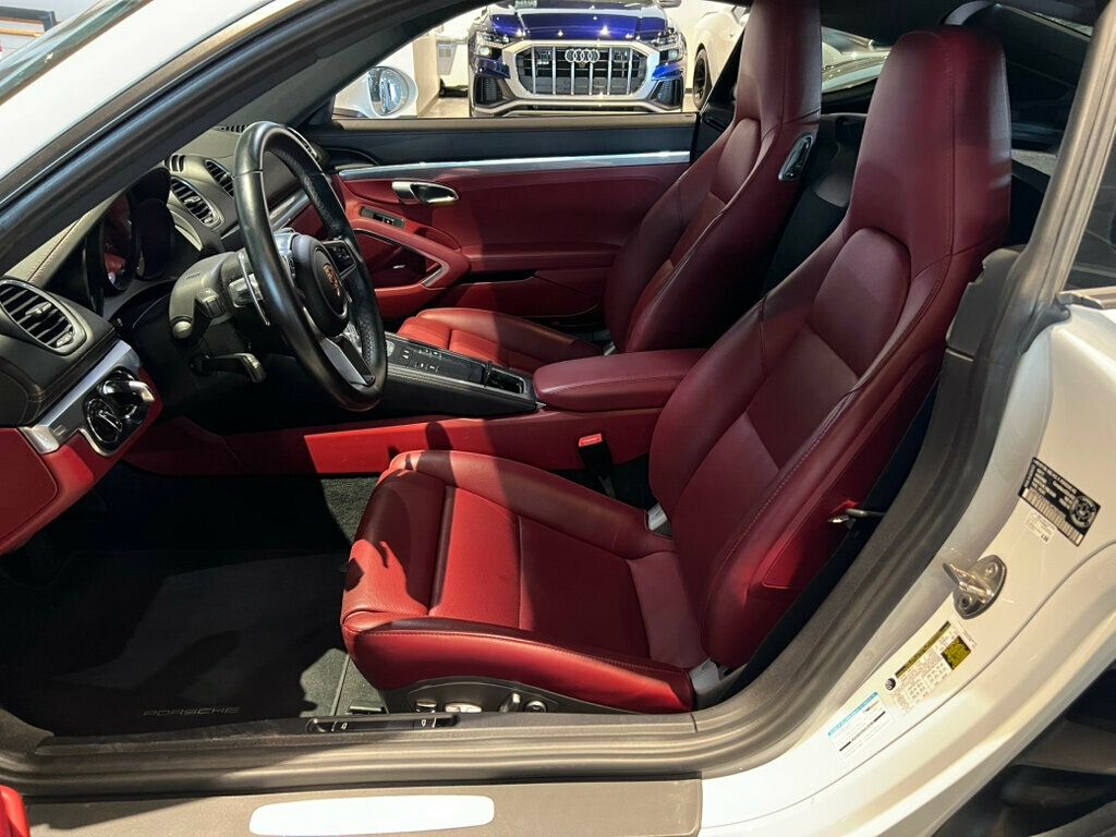 2018 Porsche Cayman photo 10