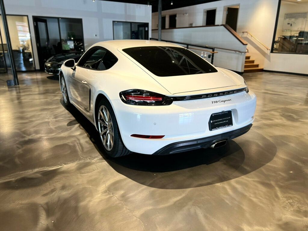 2018 Porsche Cayman photo 3