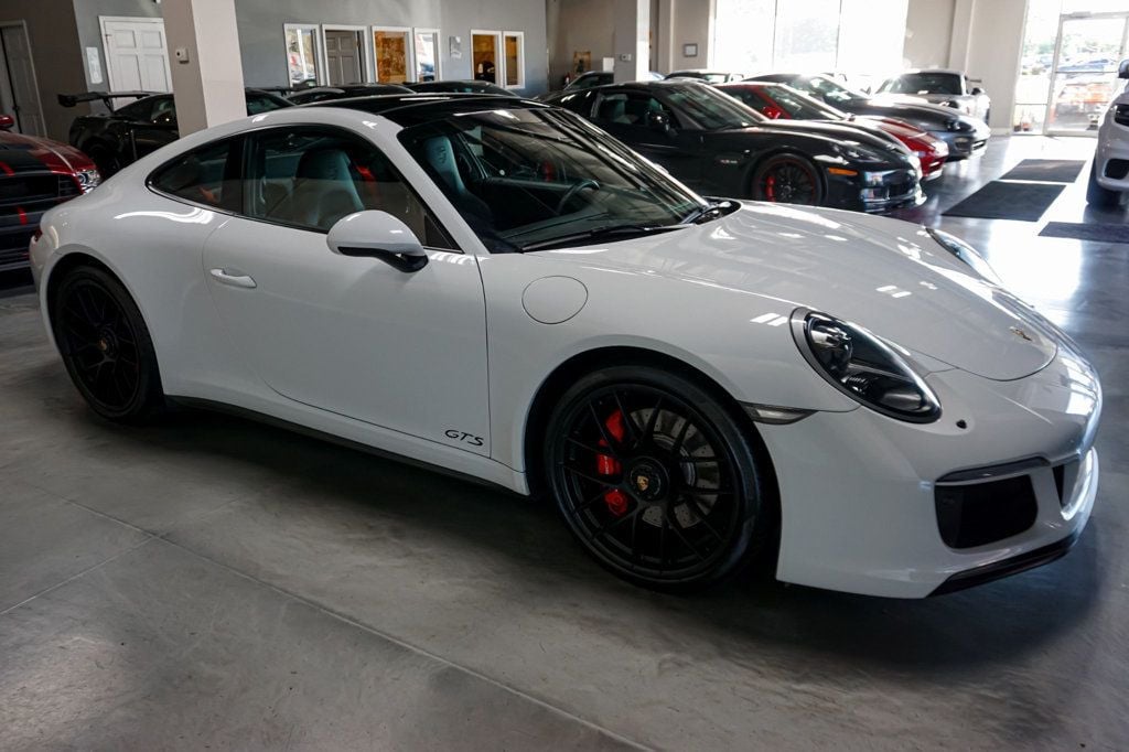 2018 Porsche 911 GTS Coupe photo 2
