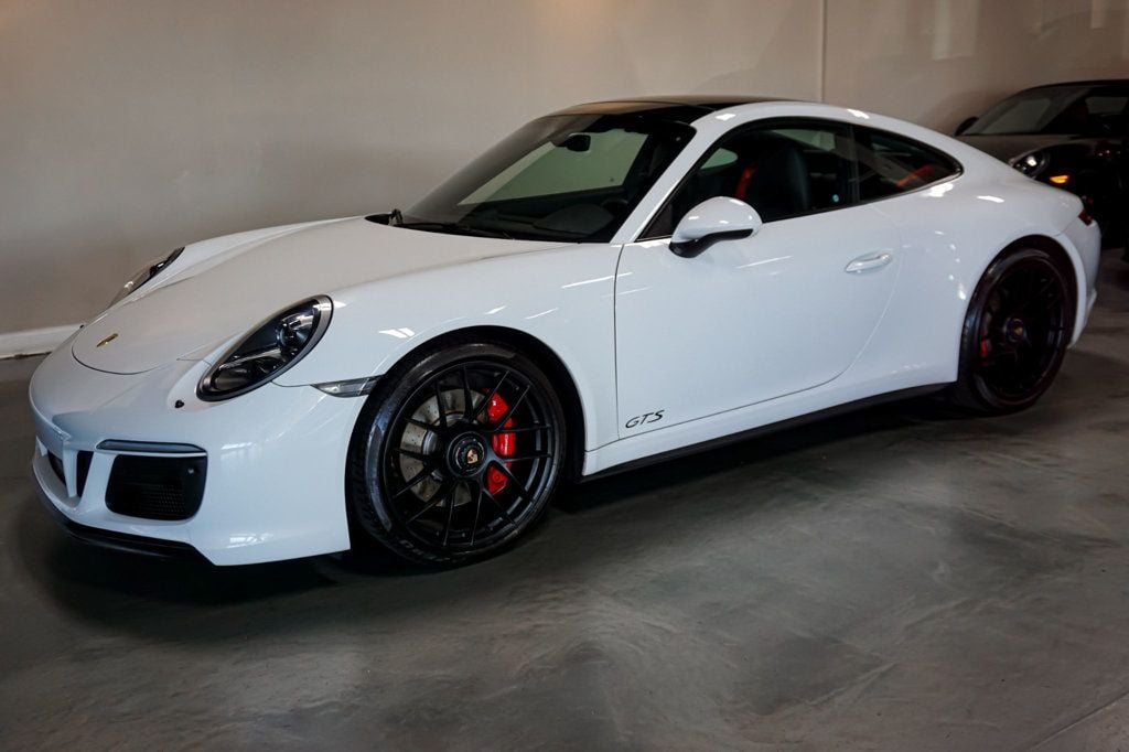 2018 Porsche 911 GTS Coupe photo 3