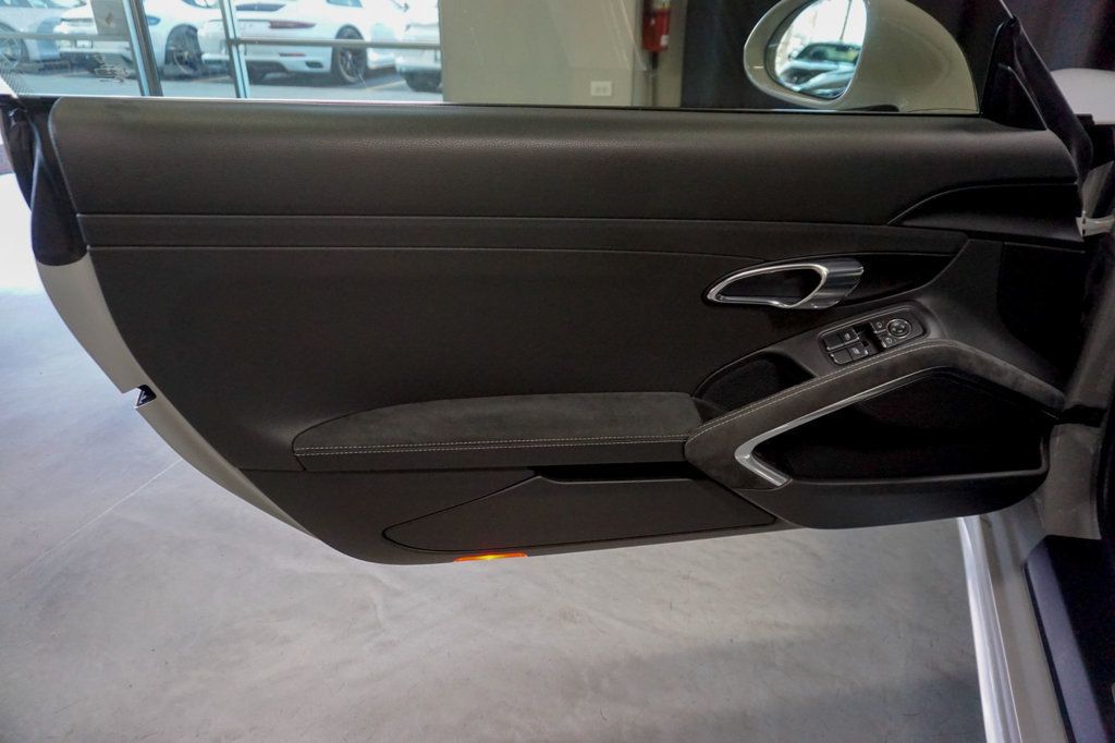 2018 Porsche 911 *991.2 GT3* *6-Speed Manual* *Carbon Buckets* *PCCB* *1-Owner* - 22942675 - 28