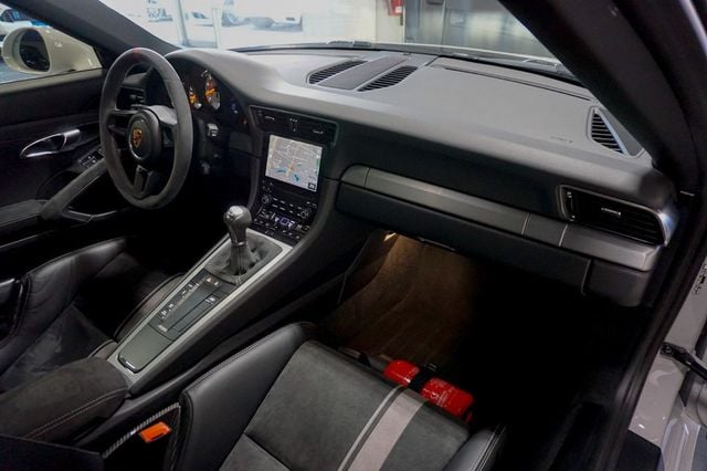 2018 Porsche 911 *991.2 GT3* *6-Speed Manual* *Carbon Buckets* *PCCB* *1-Owner* - 22942675 - 35