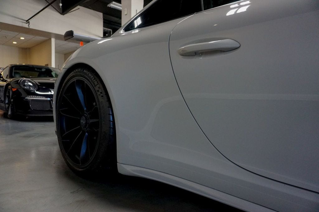2018 Porsche 911 *991.2 GT3* *6-Speed Manual* *Carbon Buckets* *PCCB* *1-Owner* - 22942675 - 68