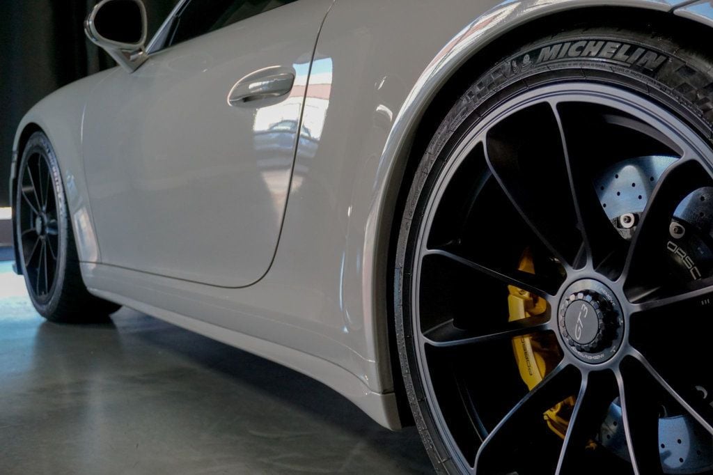 2018 Porsche 911 *991.2 GT3* *6-Speed Manual* *Carbon Buckets* *PCCB* *1-Owner* - 22942675 - 70