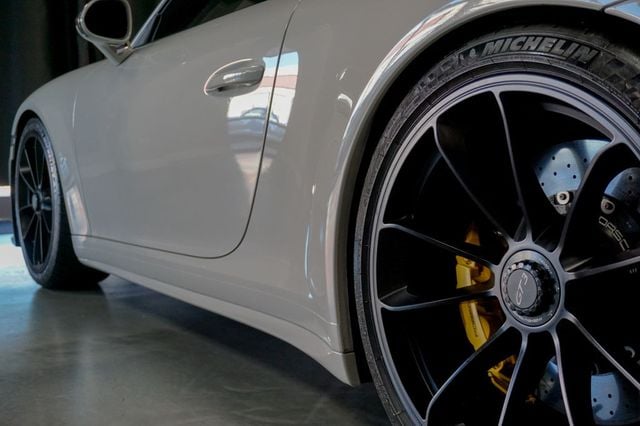 2018 Porsche 911 *991.2 GT3* *6-Speed Manual* *Carbon Buckets* *PCCB* *1-Owner* - 22942675 - 70