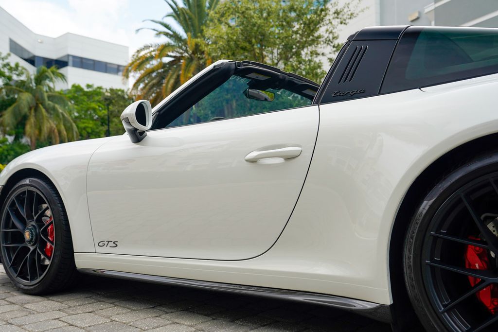 2018 Porsche 911 Carrera 4 GTS Cabriolet - 23071036 - 18