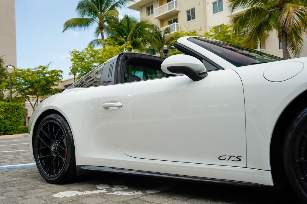 2018 Porsche 911 Carrera 4 GTS Cabriolet - 23071036 - 36