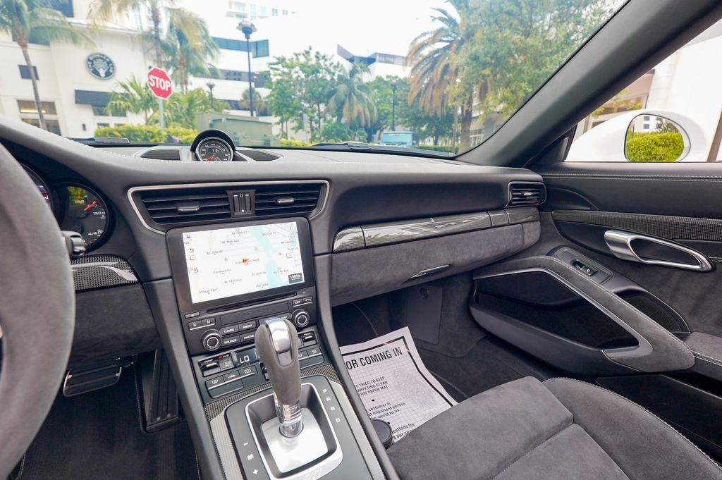 2018 Porsche 911 Carrera 4 GTS Cabriolet - 23071036 - 70