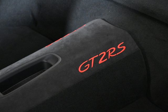 2018 Porsche 911 GT2 RS - 22979841 - 24