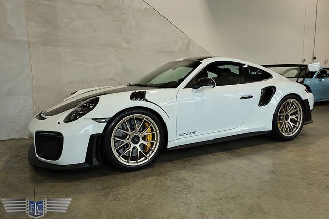 2018 Porsche 911 GT2 RS - 22985277 - 3