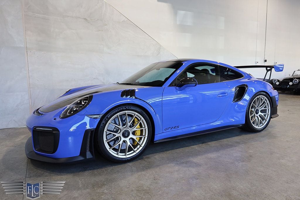 2018 Porsche 911 GT2 RS Weissach - 22919287 - 3