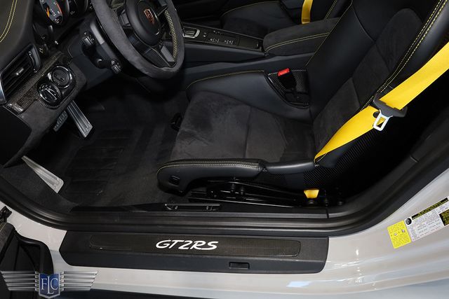 2018 Porsche 911 GT2 RS Weissach - 22986338 - 19