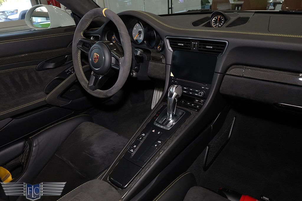 2018 Porsche 911 GT2 RS Weissach - 22986338 - 24