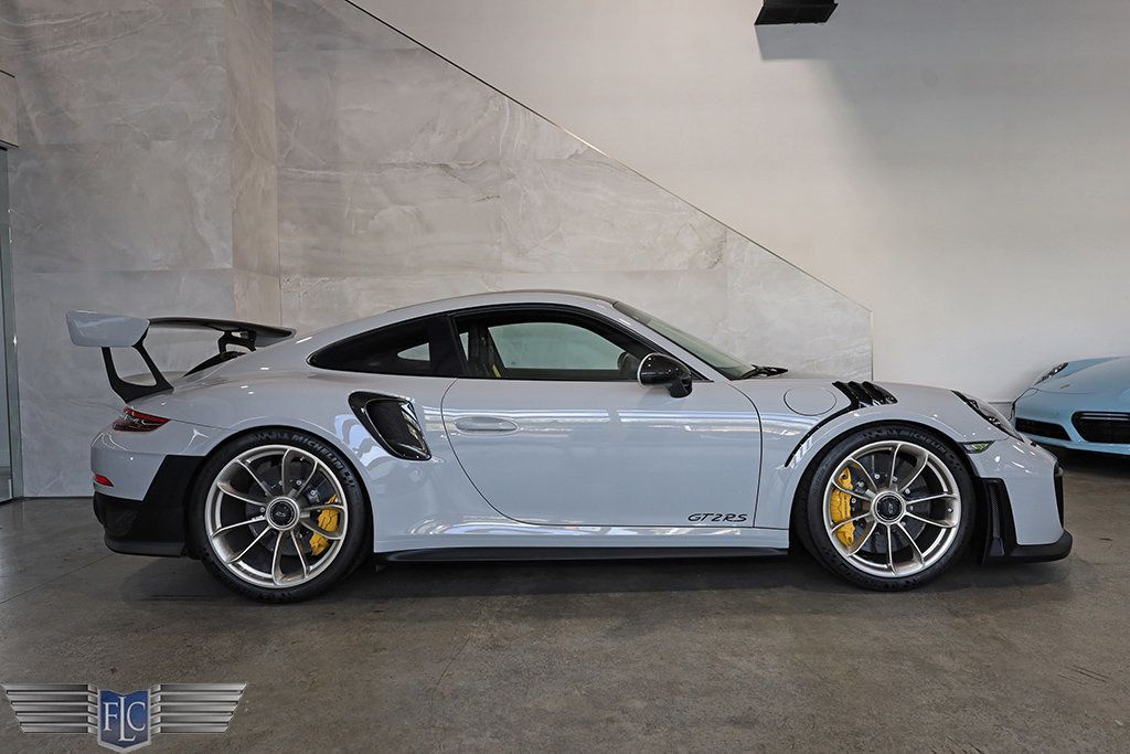 2018 Porsche 911 GT2 RS Weissach - 22986338 - 2