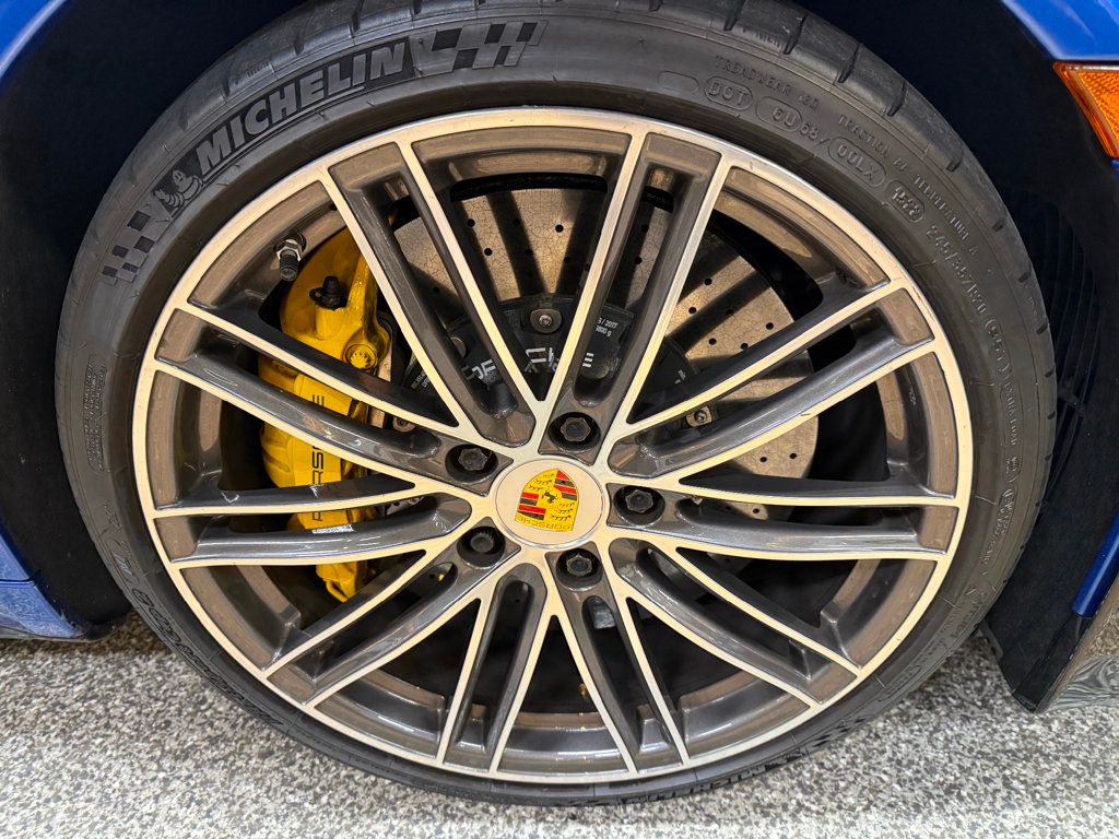 2018 Porsche 911 Turbo S photo 10