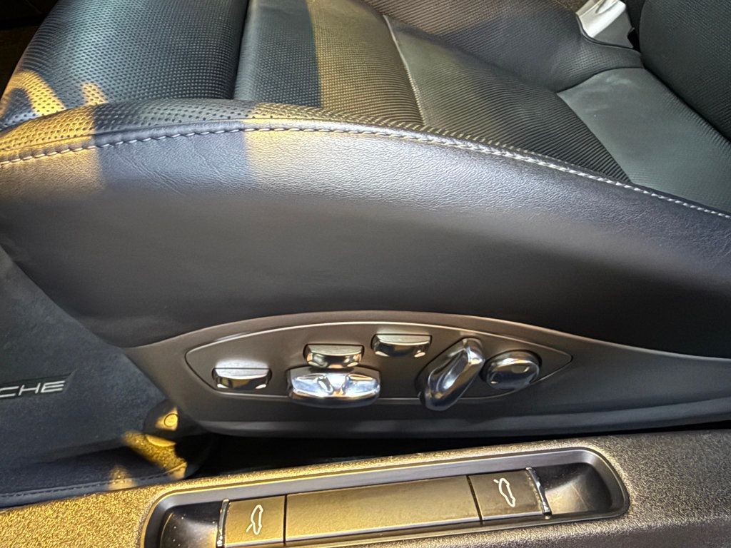 2018 Porsche 911 Turbo S photo 33