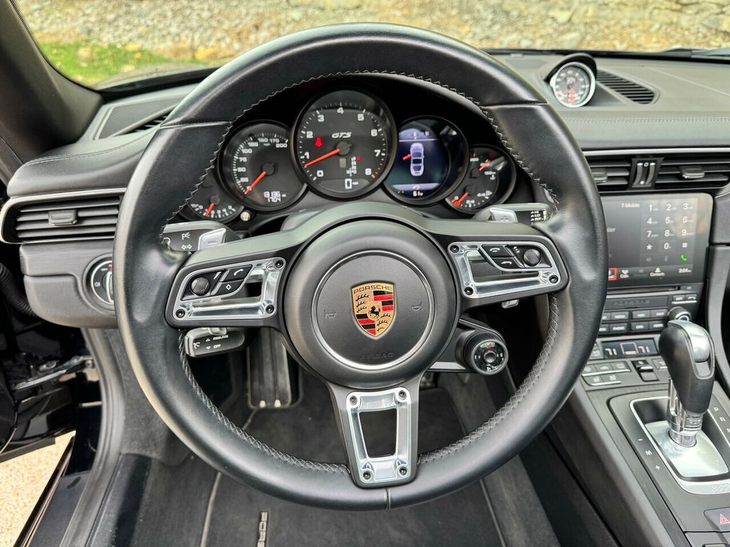 2018 Porsche 911 Targa 4 GTS, Premium Pack, 18 Way Sport Seats, PDLS+ Lighting - 22308250 - 25