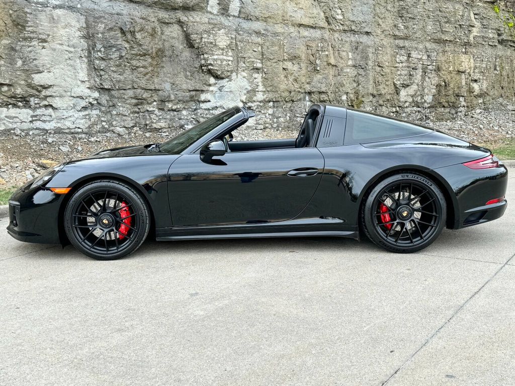 2018 Porsche 911 Targa 4 GTS, Premium Pack, 18 Way Sport Seats, PDLS+ Lighting - 22308250 - 7
