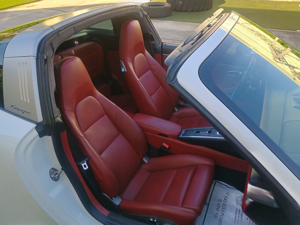 2018 Porsche 911 Targa 4S 1 Owner Clean Autocheck - 22992165 - 37