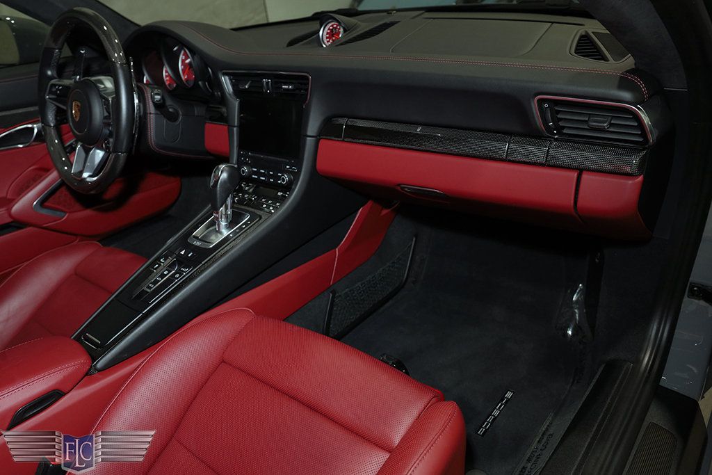 2018 Porsche 911 Turbo S Coupe - 22116353 - 26