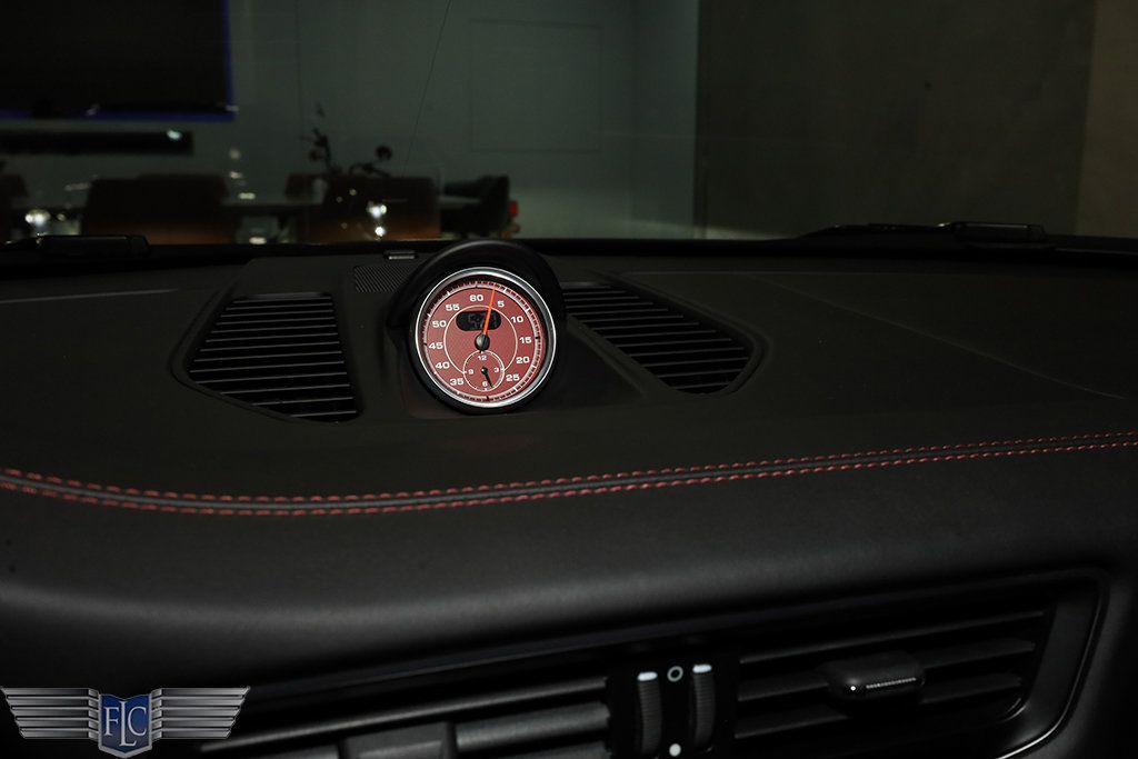 2018 Porsche 911 Turbo S Coupe - 22116353 - 32