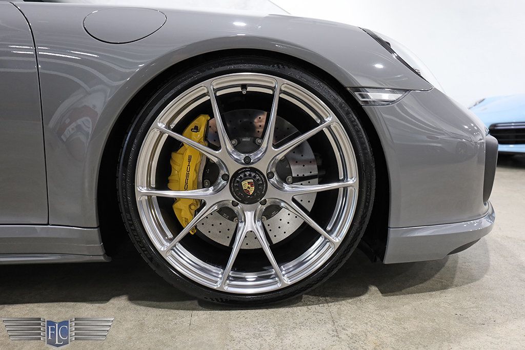 2018 Porsche 911 Turbo S Coupe - 22116353 - 45