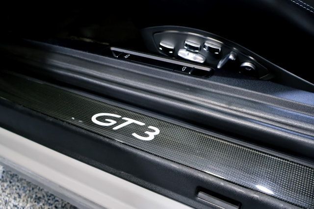 2018 Porsche 911 GT3 CHALK...3,265 Miles...Custom Tailoring - 23025822 - 37