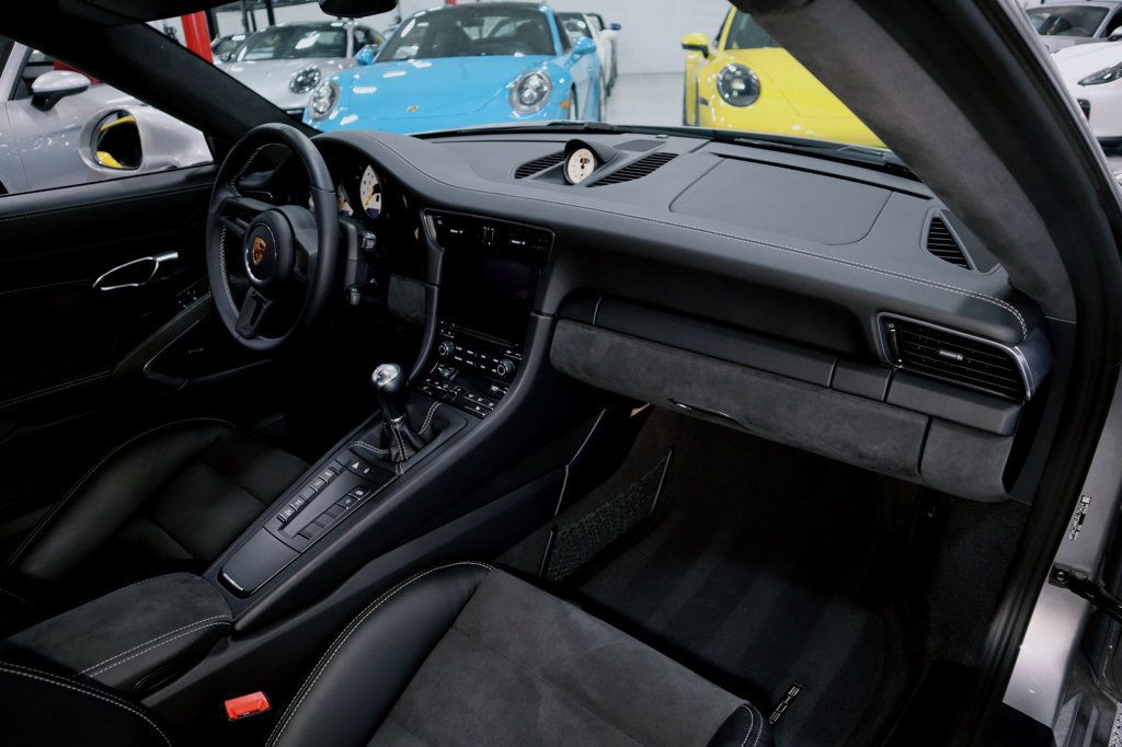 2018 Porsche 911 GT3 MANUAL * ONLY 4K MILES...6sp Manual Trans! - 21788540 - 33