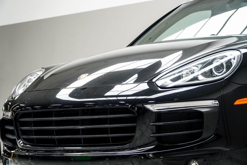 2018 Porsche Cayenne Base photo 2