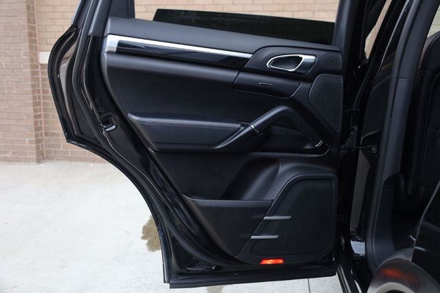 2018 Porsche Cayenne Base - 23053507 - 17