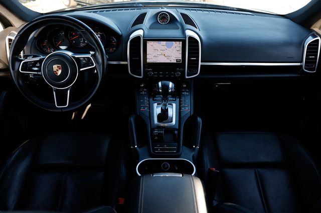 2018 Porsche Cayenne Platinum Edition - 22978550 - 26