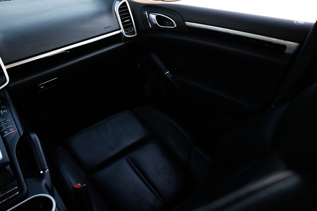 2018 Porsche Cayenne Platinum Edition - 22978550 - 27