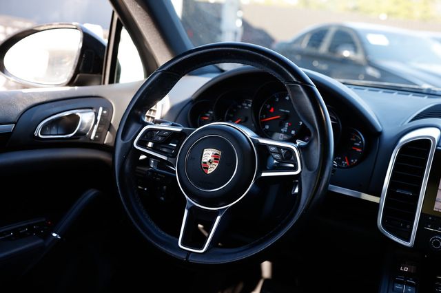 2018 Porsche Cayenne Platinum Edition - 22978550 - 33