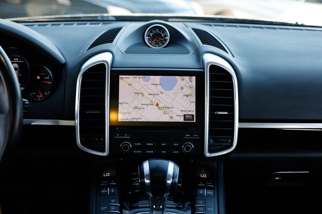 2018 Porsche Cayenne Platinum Edition - 22978550 - 38