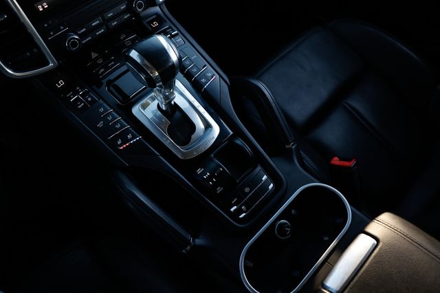 2018 Porsche Cayenne Platinum Edition - 22978550 - 40