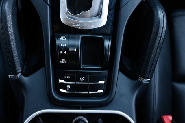 2018 Porsche Cayenne Platinum Edition - 22978550 - 44